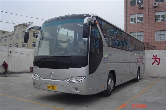 大巴车
